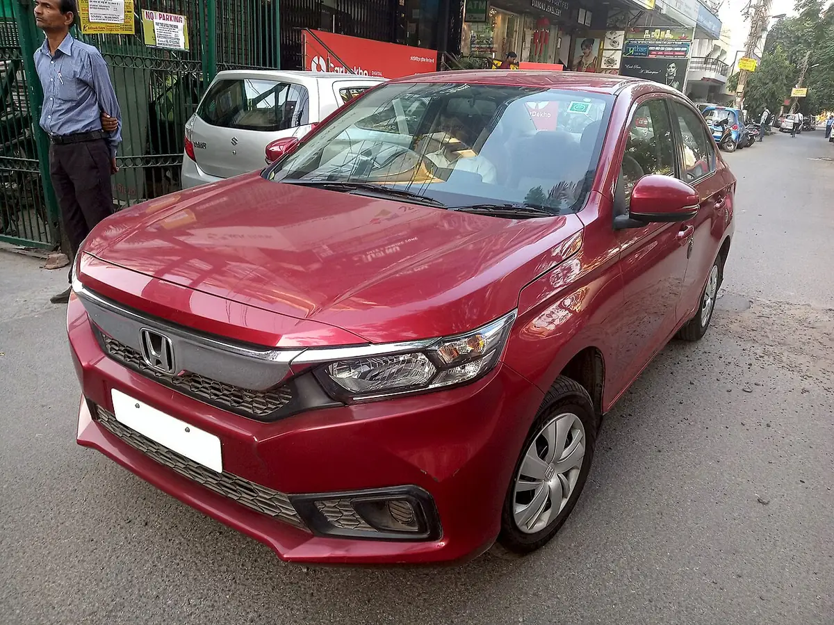Honda Amaze 2018 (front) in Uttar Pradesh