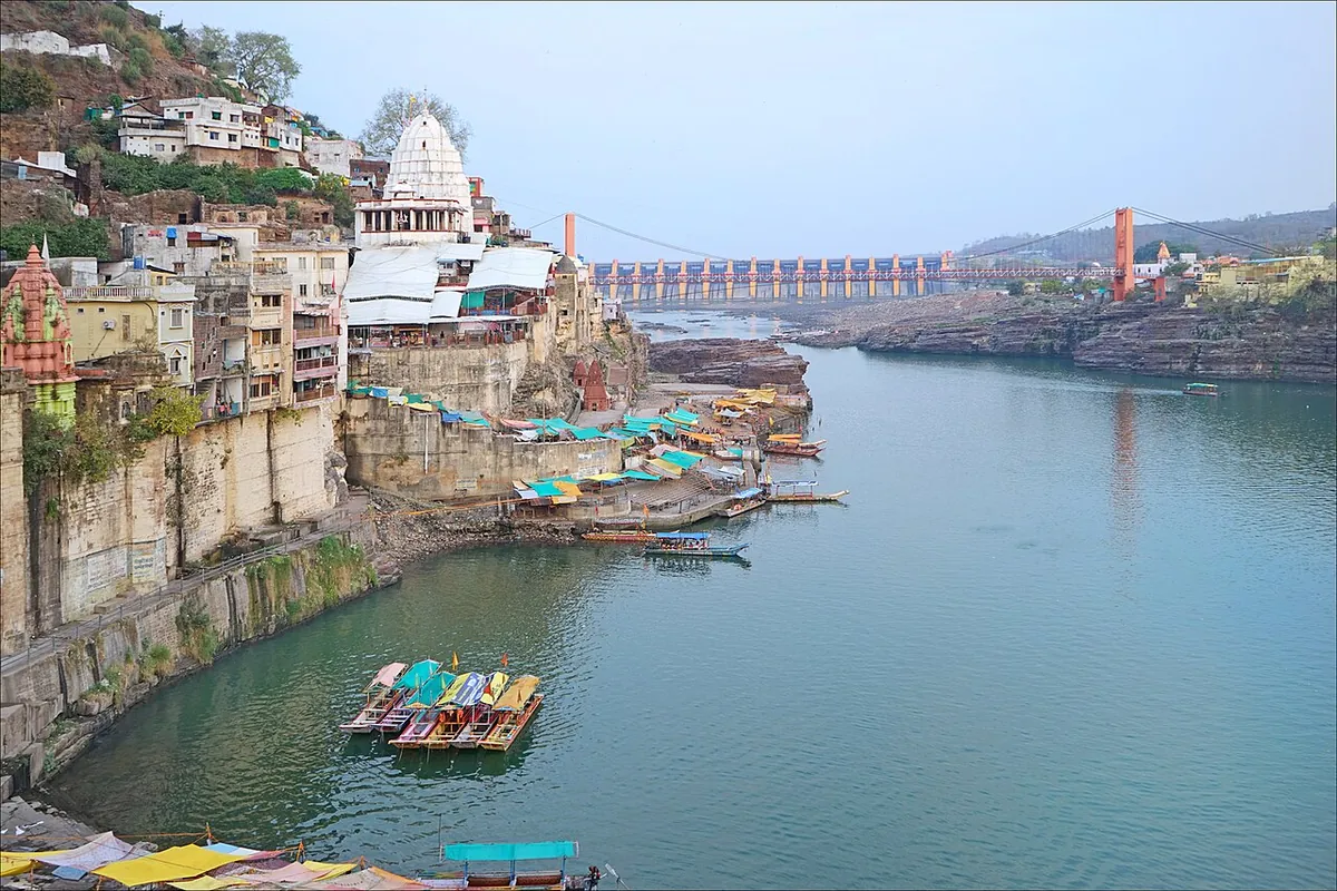 Le fleuve Narmada à Omkareshwar temple Madhya Pradesh India