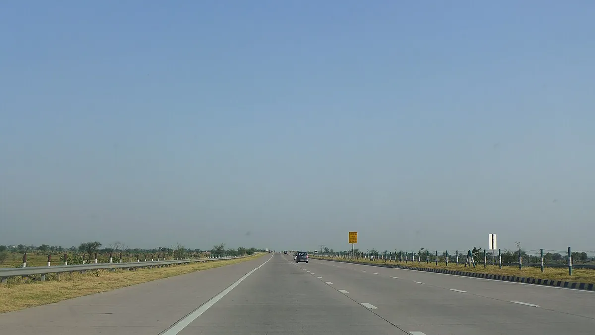 Yamuna Expressway Delhi - Agra