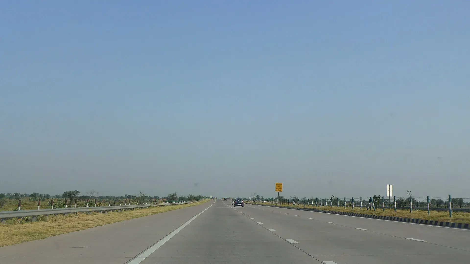 The Yamuna Expressway towards Agra and Delhi