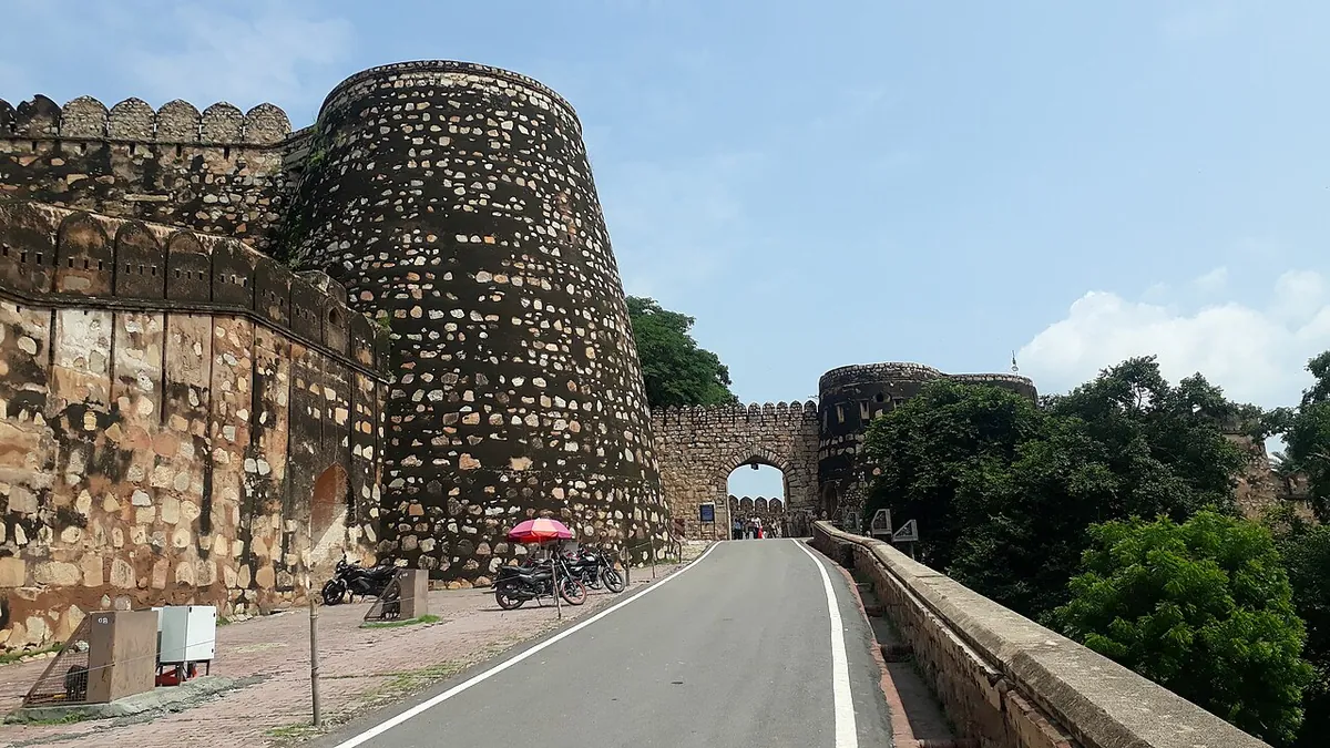 Inside the Rani Laxmibai's Jhansi Fort in Jhansi, Uttar Pradesh 04
